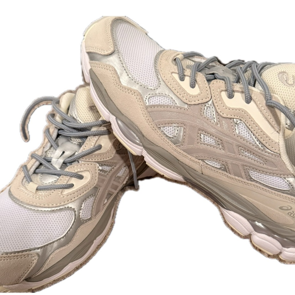 ASICS Men's GEL-NYC Cream and Gray Sneakers